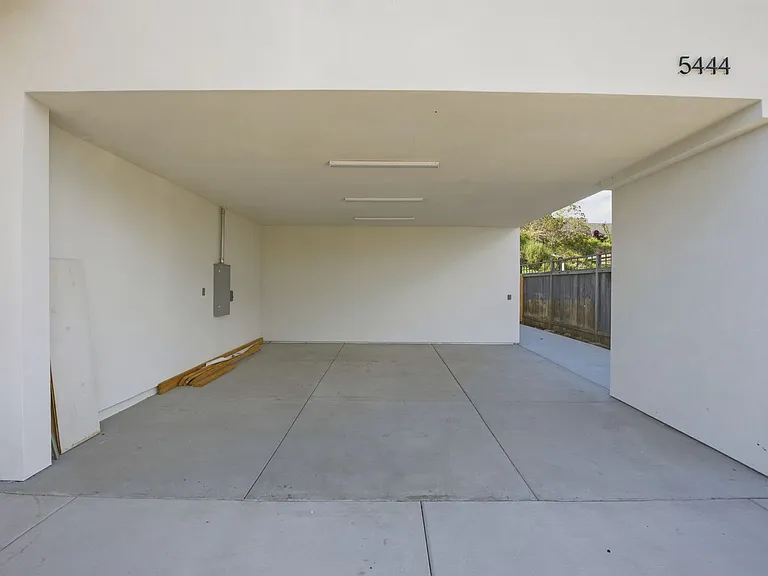 5444 Brockbank Pl — Photo 24