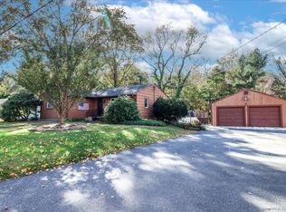 10 Lake Rd, Woodbury, CT 06798