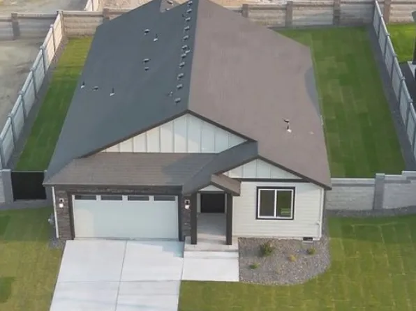 7843 Cardinal Peak St, West Richland, WA 99353
