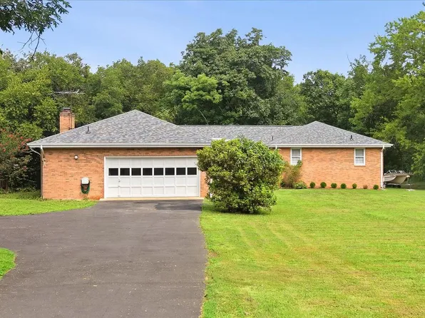 19141 Youngs Cliff Rd, Sterling, VA 20165