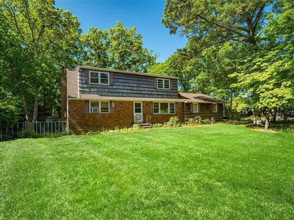 9 Cedar Street, Commack, NY 11725
