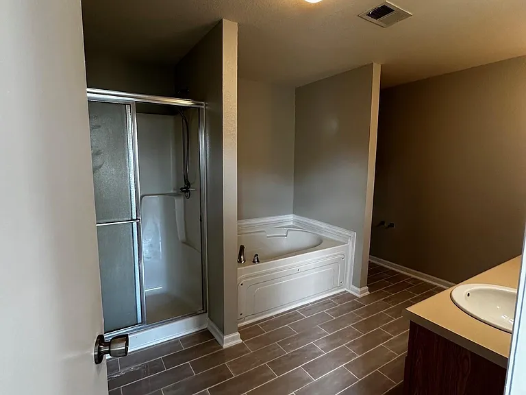 117 Brockton Dr — Photo 23
