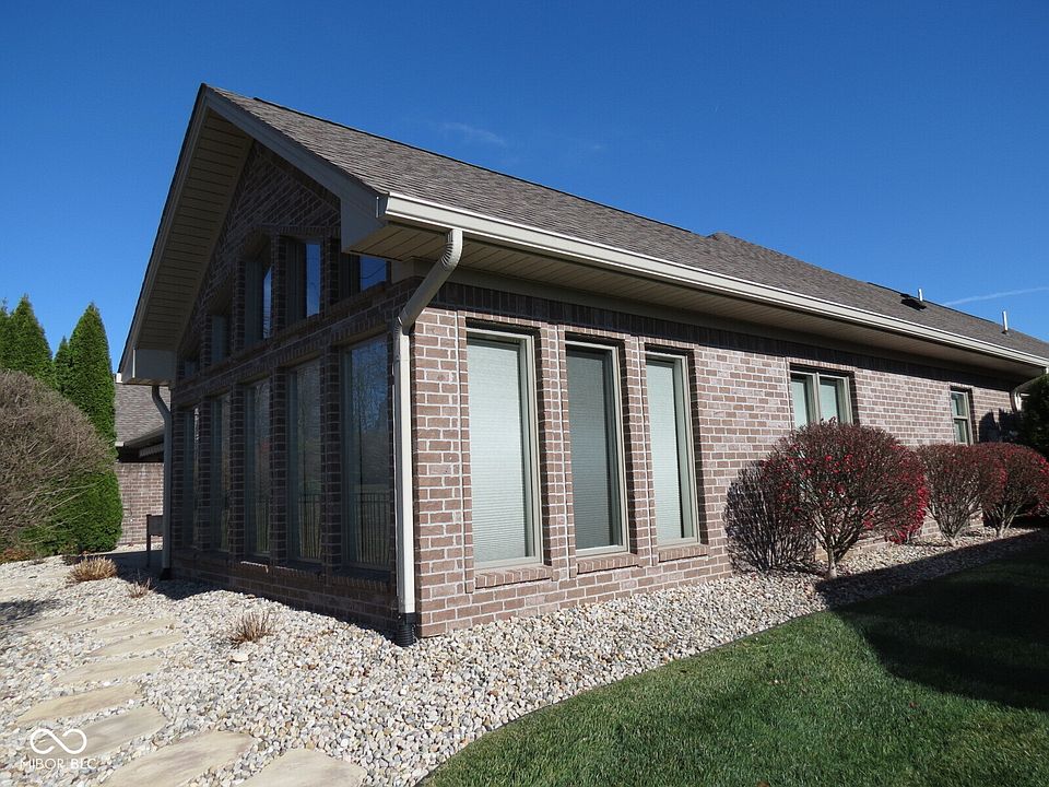 2nd image of 4010 Naples Dr