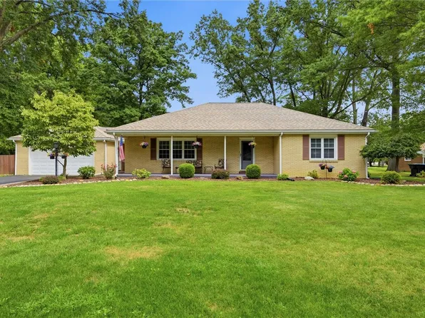 2229 King Dr, Hermitage, PA 16148