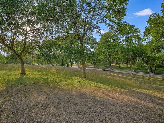 4th image of 1817 Wayside Dr