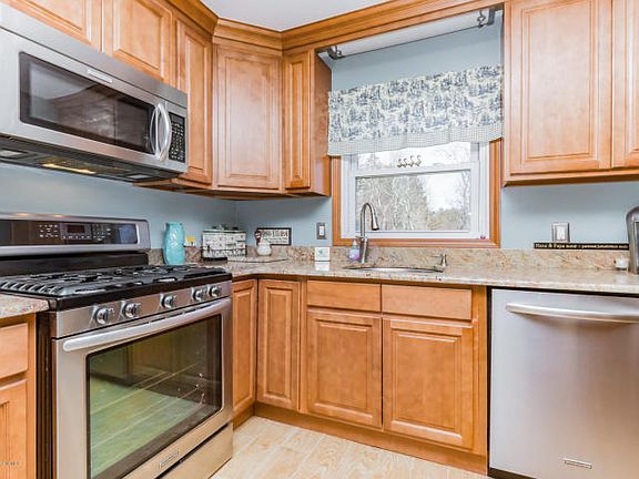 5th image of 1421 Brookfield Dr