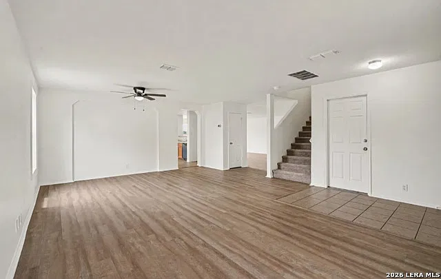 4 bed, 2.5 bath, 2832 sqft, $2,800 — Photo 2