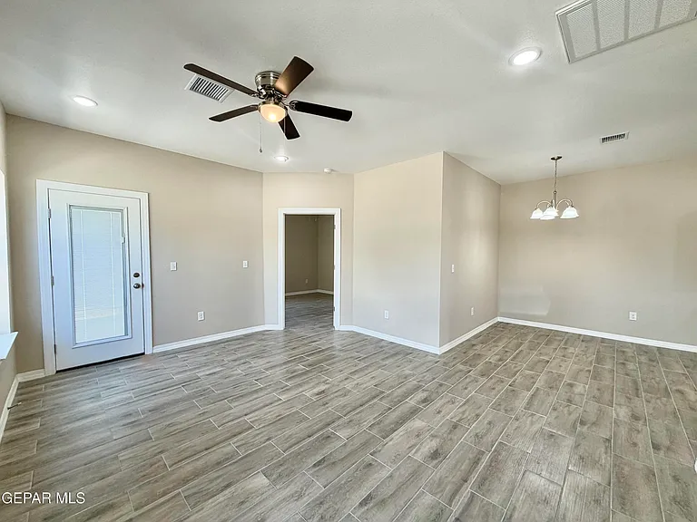 125 Palma Dr #1 — Photo 15