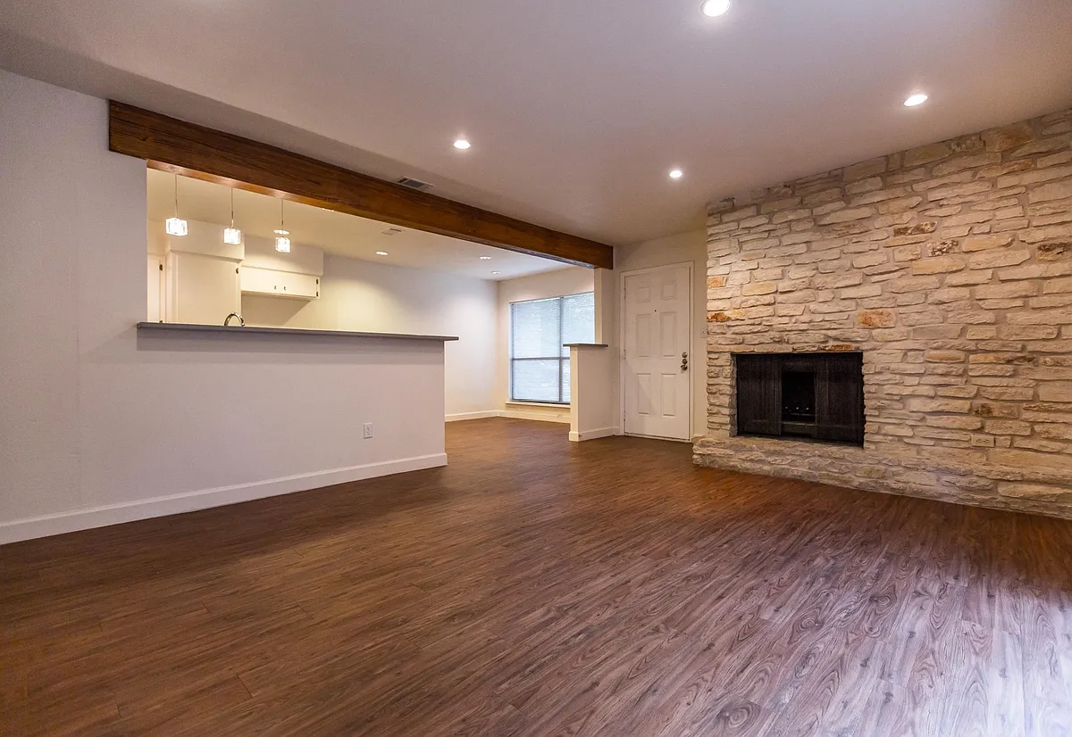 Building Photo - 1463 Redbud Trl