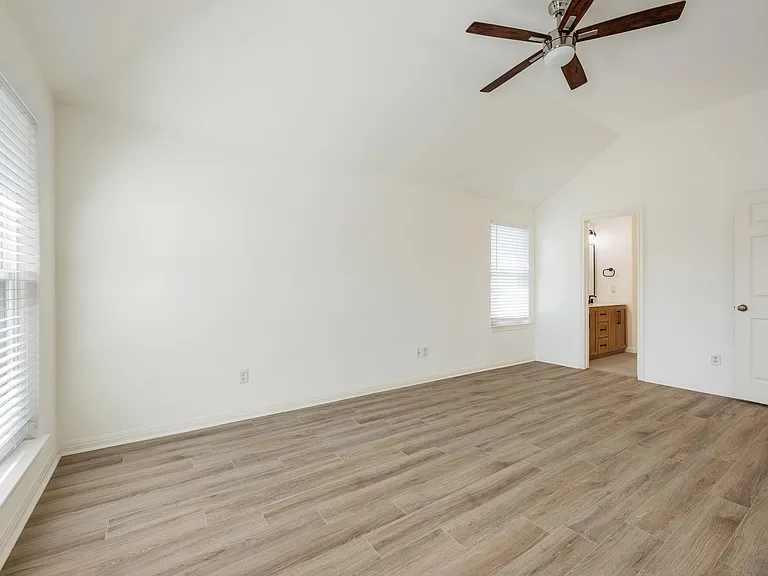 10114 Janet Loop — Photo 16