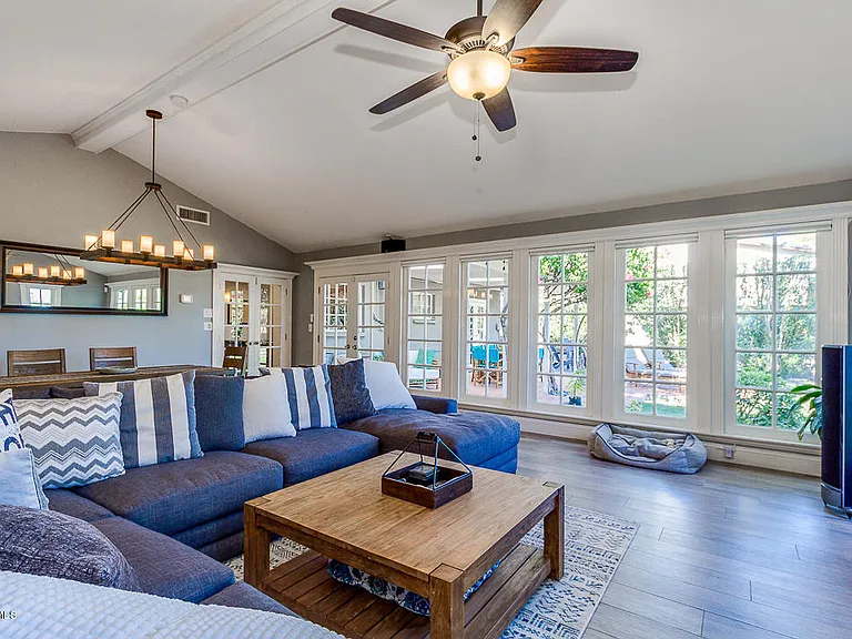 4113 E Minnezona Ave — Photo 11