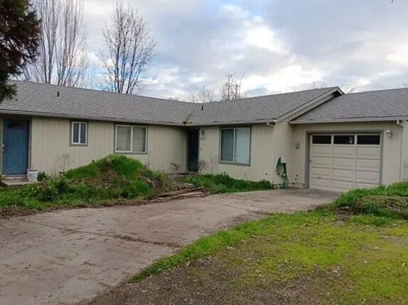 621-623 SW Balsam Rd, Grants Pass, OR 97526