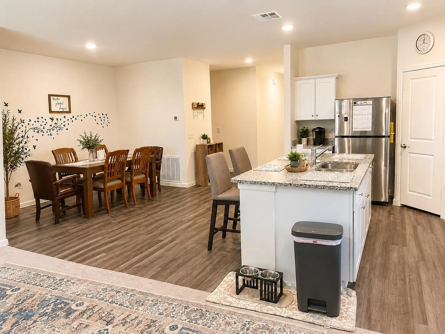 3 bed, 2.0 bath, 1662 sqft, $1,890 — Photo 4