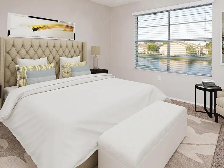 Harbour Pointe Apartment Homes — Photo 4