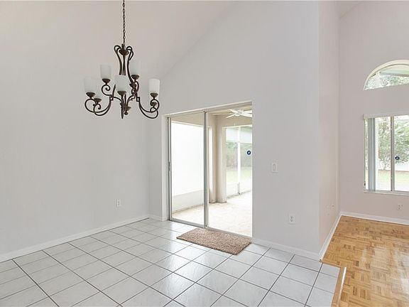 4th image of 4022 Watercove Dr