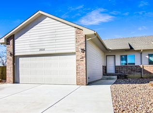 2204 E Quivira Cir, Kechi, KS 67067