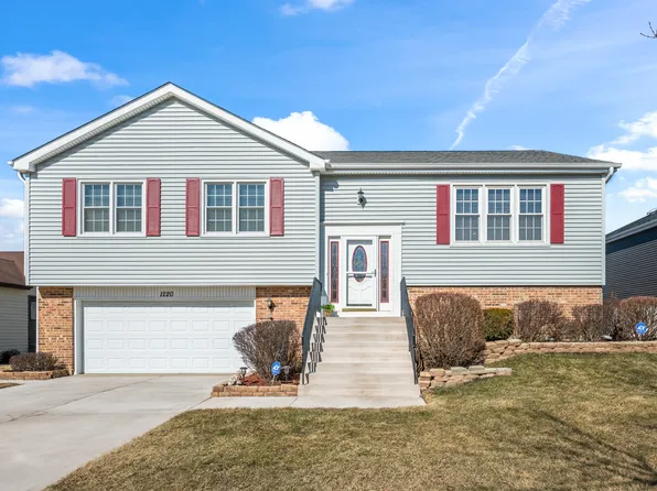 1220 Dorchester Ln, Hoffman Estates, IL 60169