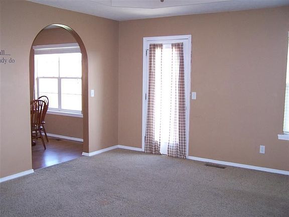 3rd image of 116 Cherry Ave