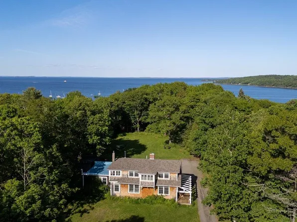 44 Ingraham Drive, Owls Head, ME 04854