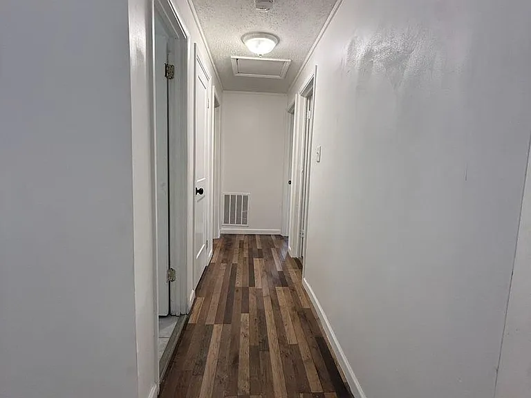 806 Armory Dr #B — Photo 21