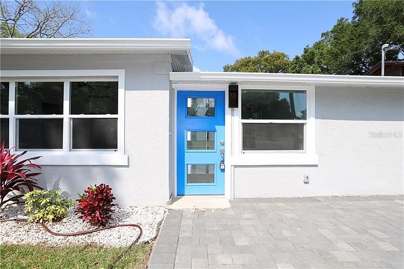 1st image of 3050 Knollwood Cir