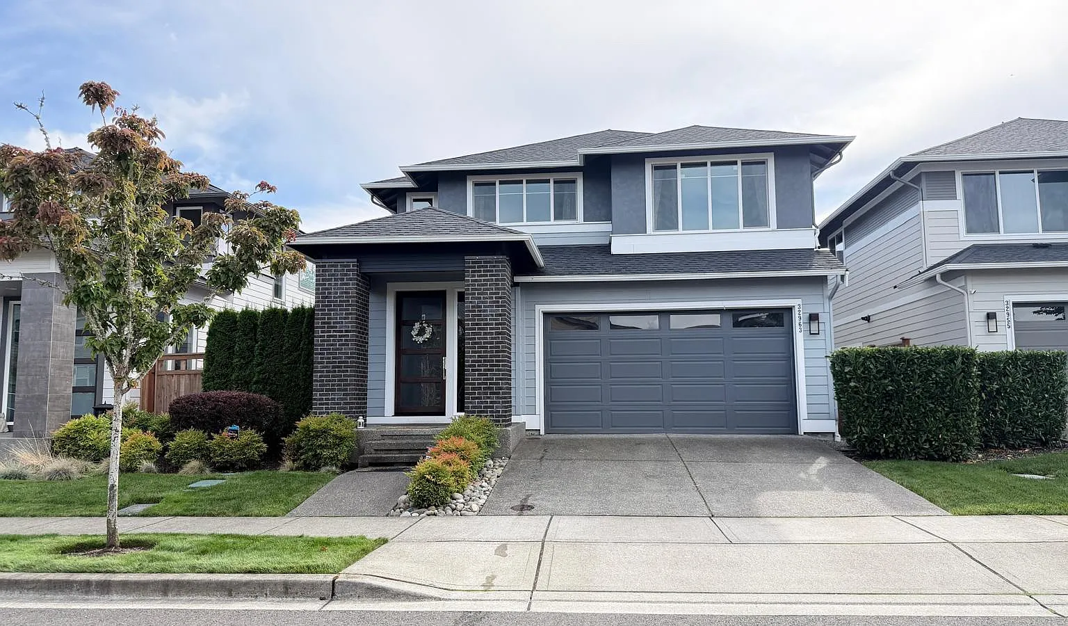 4 bed, 2.5 bath, 3007 sqft, $4,100 — Photo 1