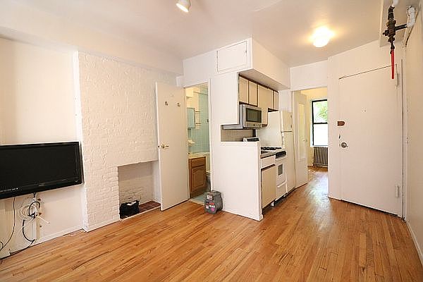 1st image of 442 W 45th St #3R