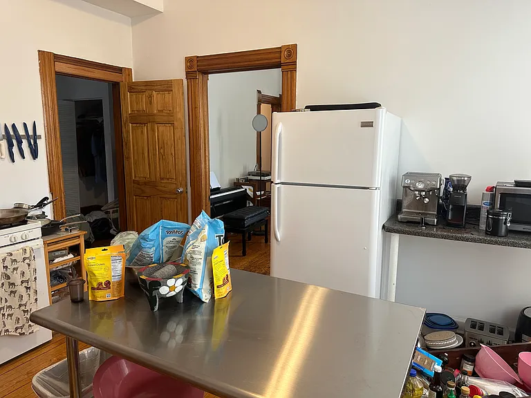 1049 N Marshfield Ave #2R — Photo 3