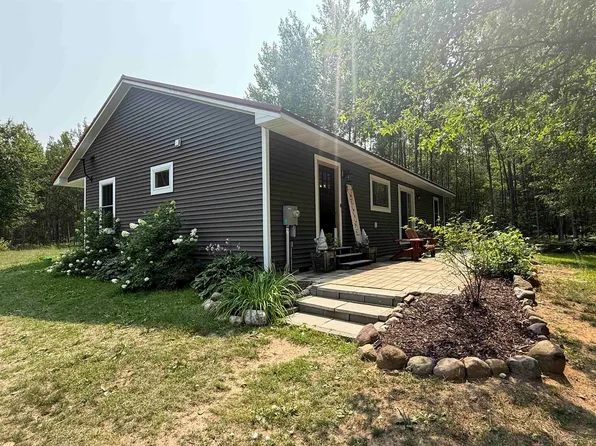 648 N Lewis Rd, Shepherd, MI 48883