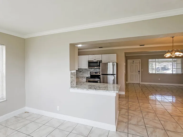 2300 De Soto Dr — Photo 10