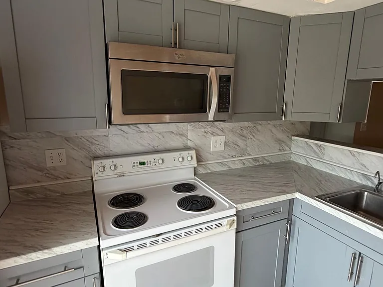 5601 Pierce St — Photo 3
