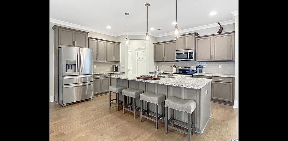 1st image of 11014 Thorne Dr NW