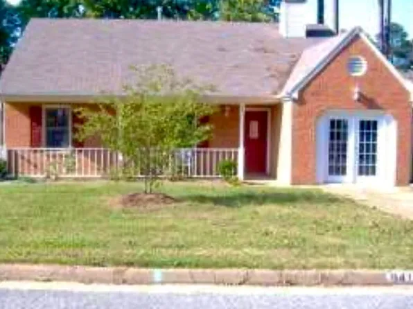 941 Coach Trl, Newport News, VA 23608