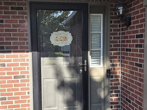 4th image of 916 Berry Path Trl