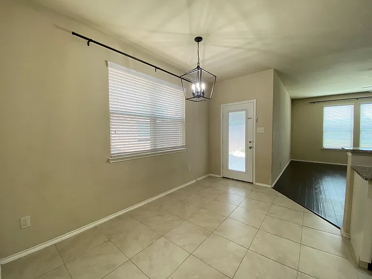 5610 Stockport Dr — Photo 8
