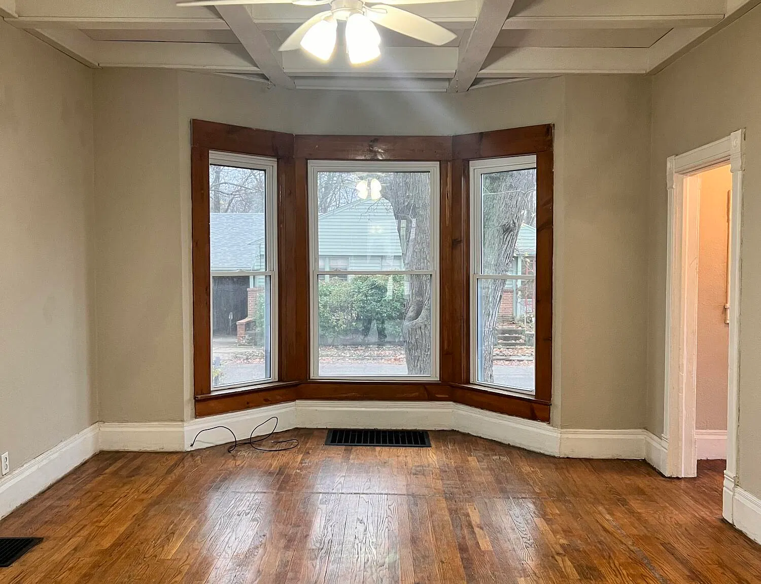 3 bed, 2.0 bath, 1709 sqft, $1,000 — Photo 3