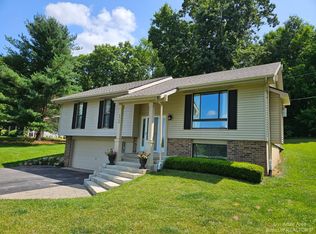 6868 Eastbourne Dr, Gregory, MI 48137
