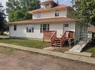 1040 Lincoln St, Centerville, SD 57014