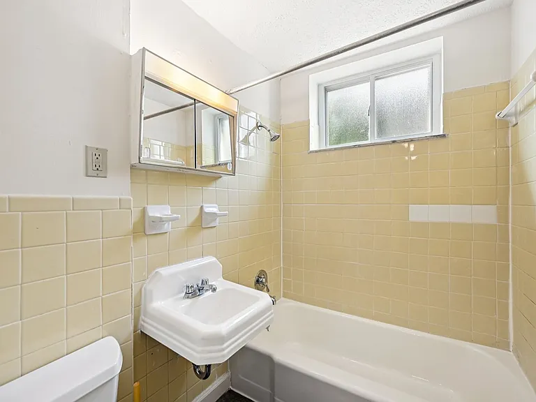 LongView Apartments — Photo 103