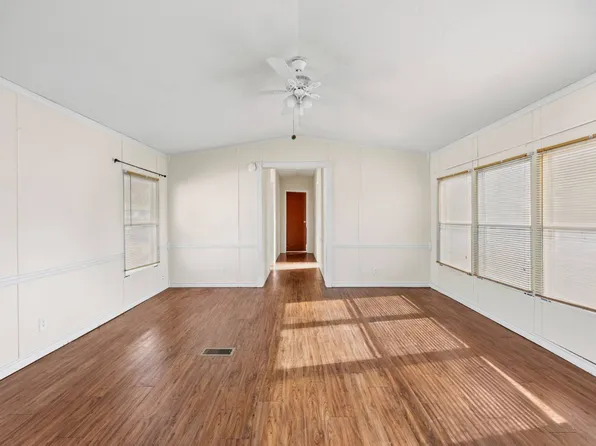 5040 Lake Arlington Rd, Fort Worth, TX 76119