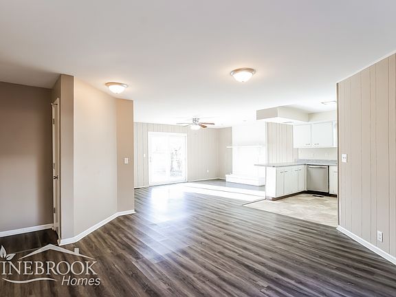 3rd image of 1179 Ironstone Dr
