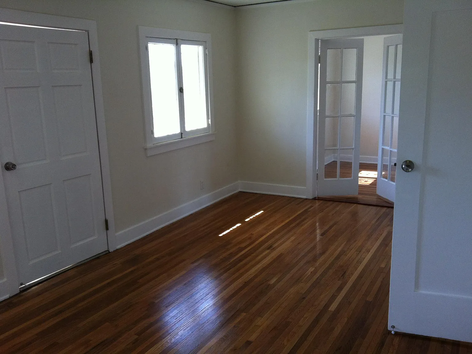 2 bed, 1000 sqft, $2,750 — Photo 2