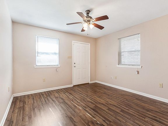 5th image of 2922 Pauger St