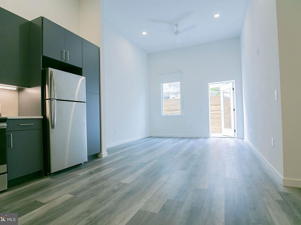 1st image of 2559 Amber St #102