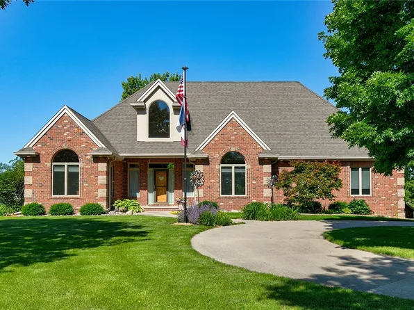 6630 Indianola Ave, Des Moines, IA 50320