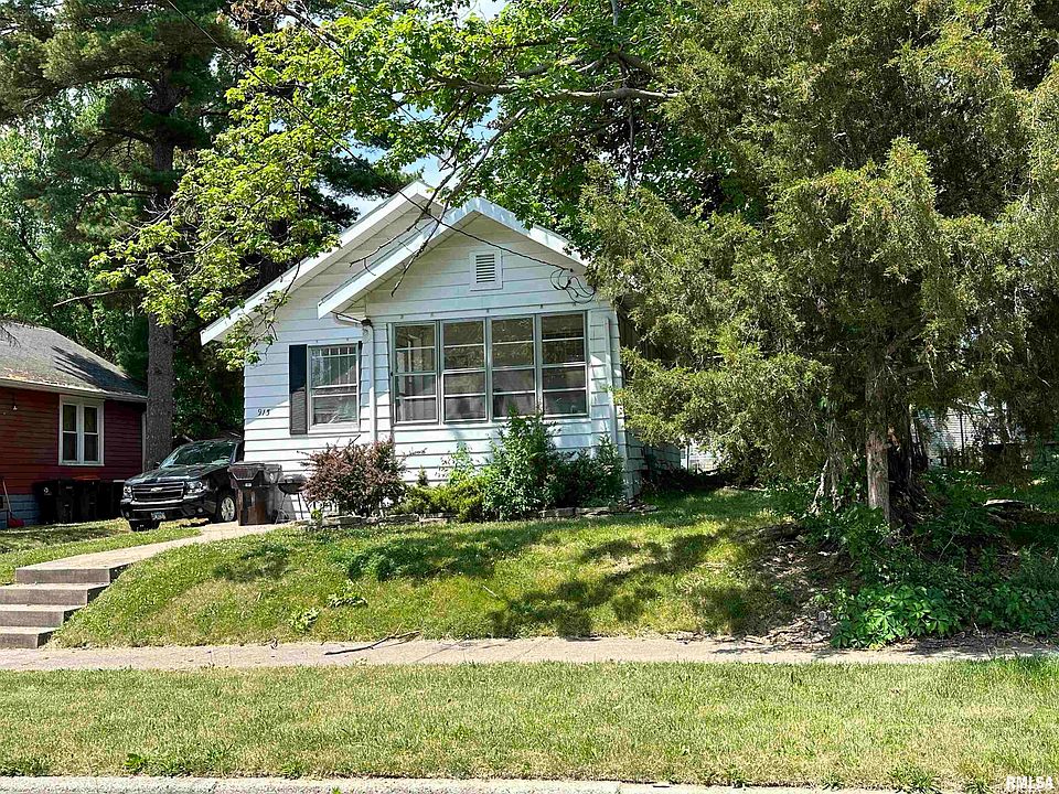 2nd image of 913 W Virginia Ave