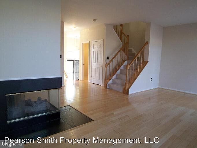 2nd image of 47593 Comer Sq