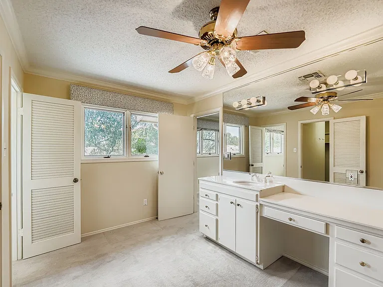 8104 East Ct — Photo 30
