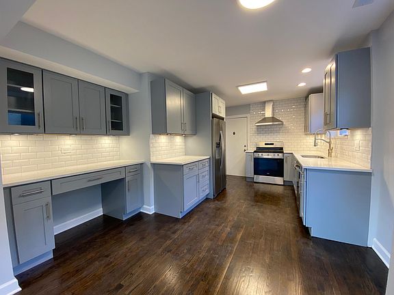 4th image of 2928 W Summerdale Ave #2