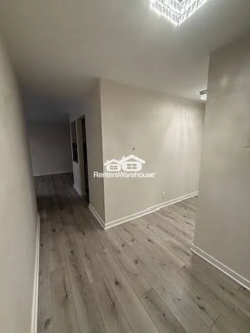 5607 Green Circle Dr #200 — Photo 10